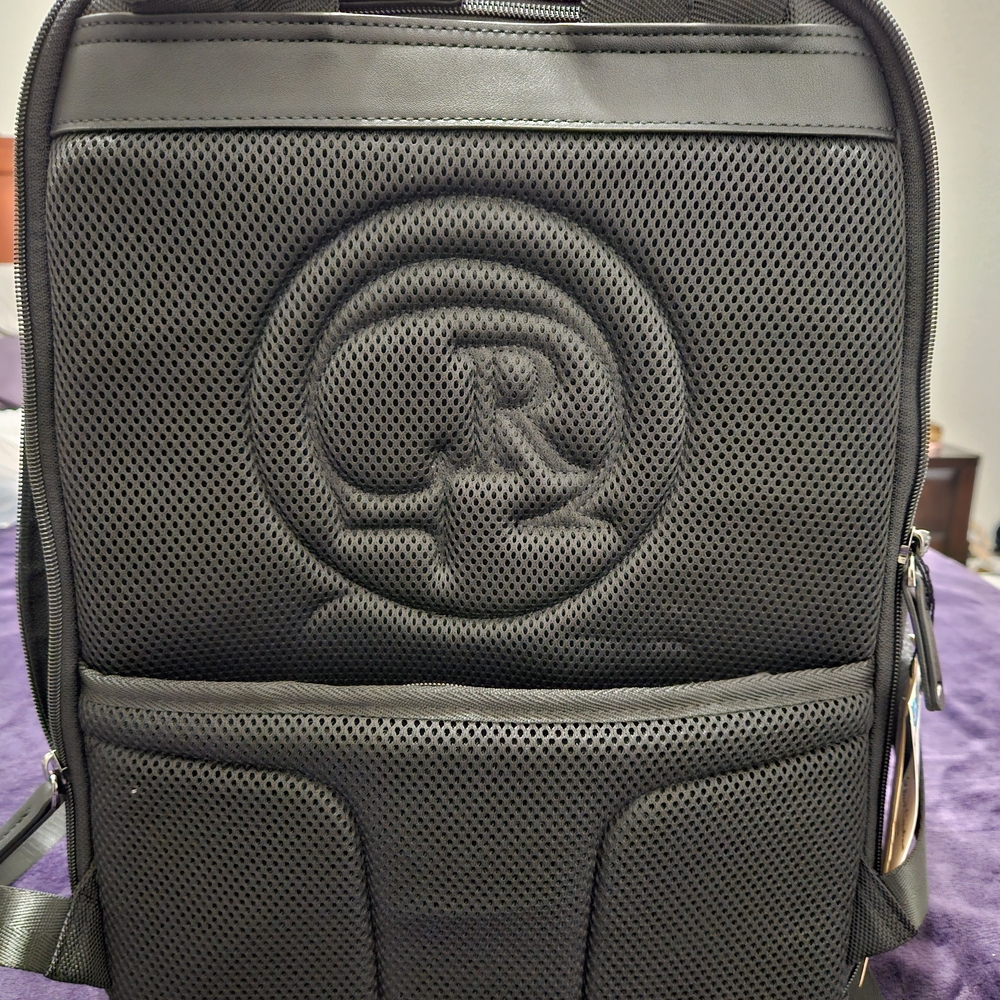 Robert Graham Textured Black Accessory - Picture 7 of 8